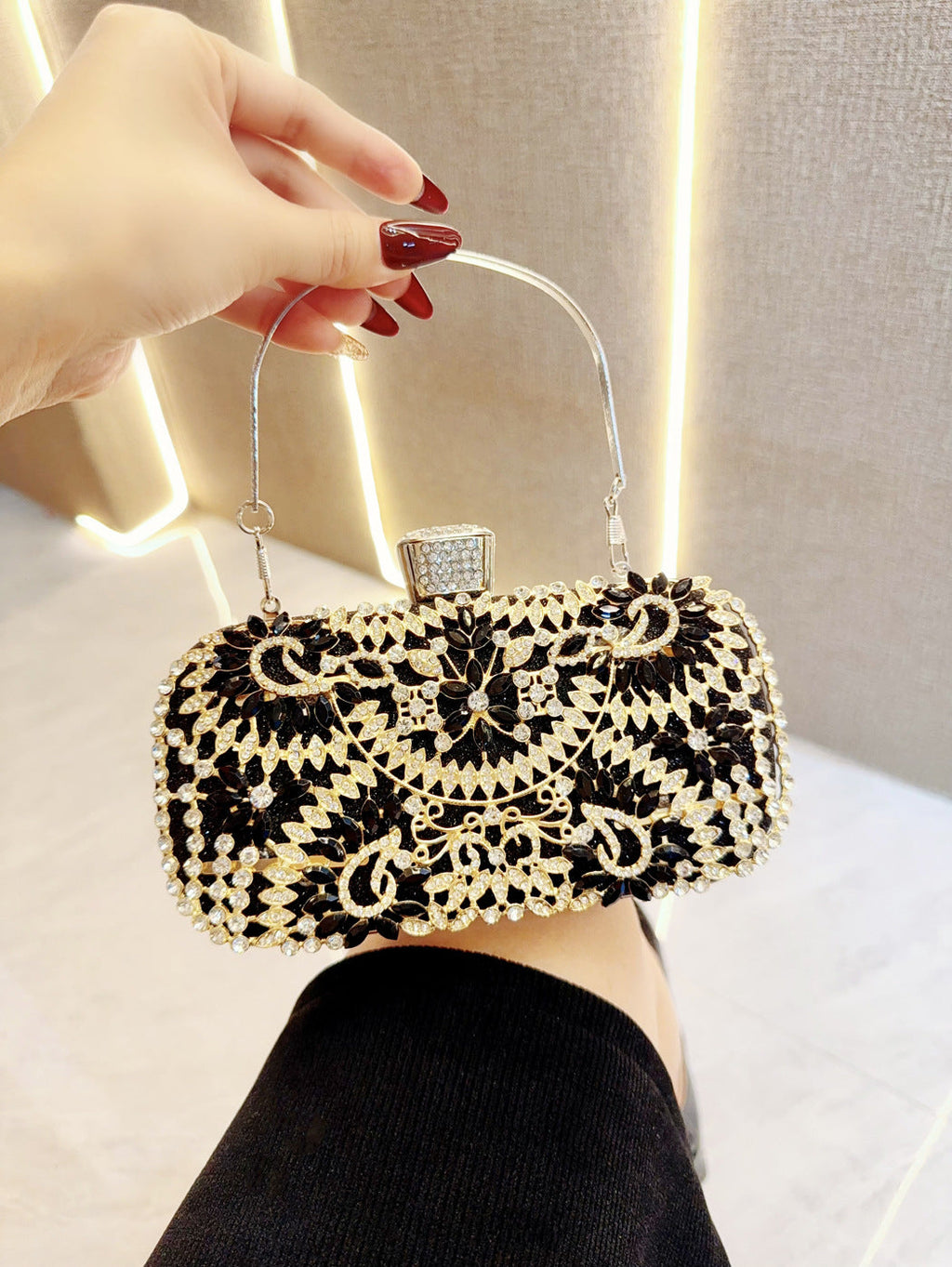 Women's Unique Niche Hand Rhinestone Dinner Evening Bags